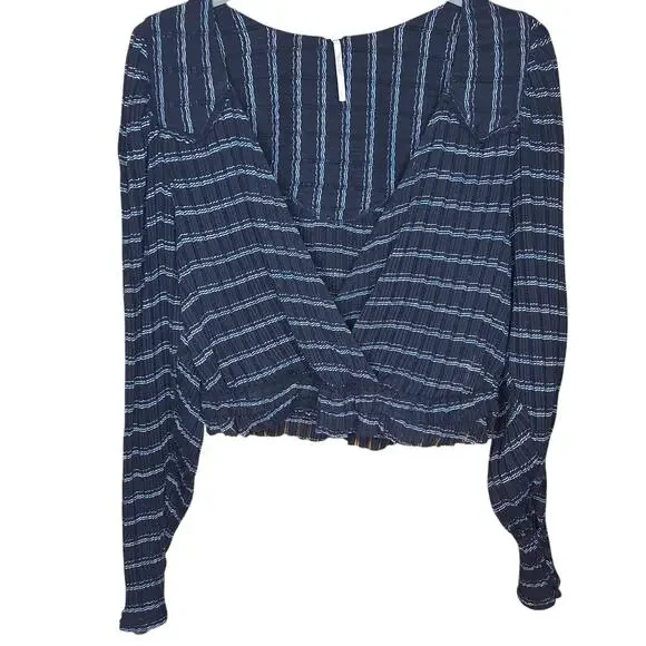 Free People Girlfriend combo top striped seer sucker puff sleeve v neck blouse - Picture 7 of 7